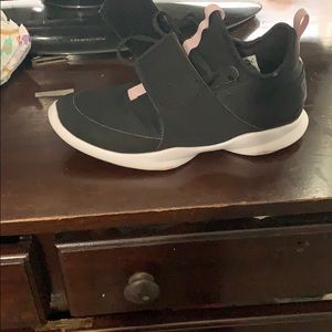 Puma women’s sneakers